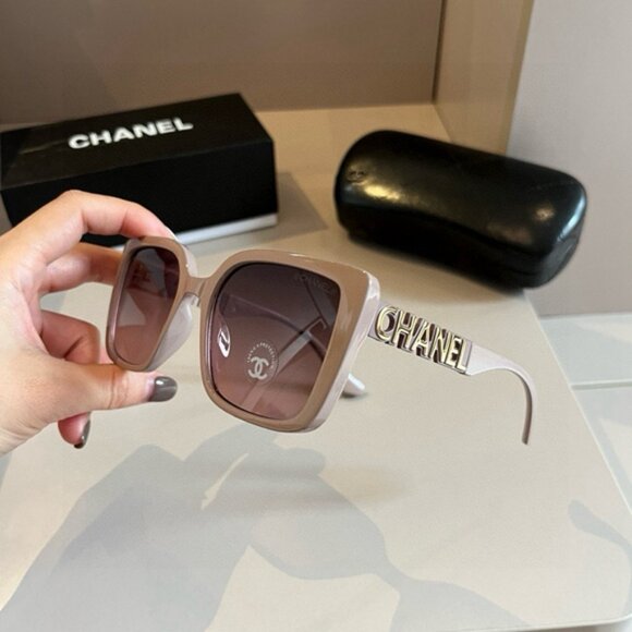 CHANEL Women\'s Sunglasses main image 5